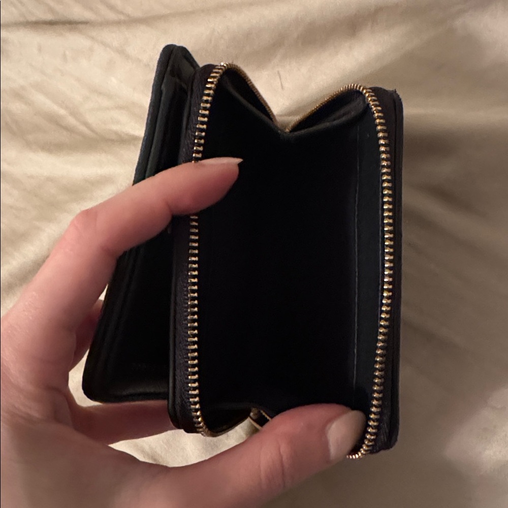 Tory Burch Black Quilted Wallet with Gold Logo - Picture 3 of 4